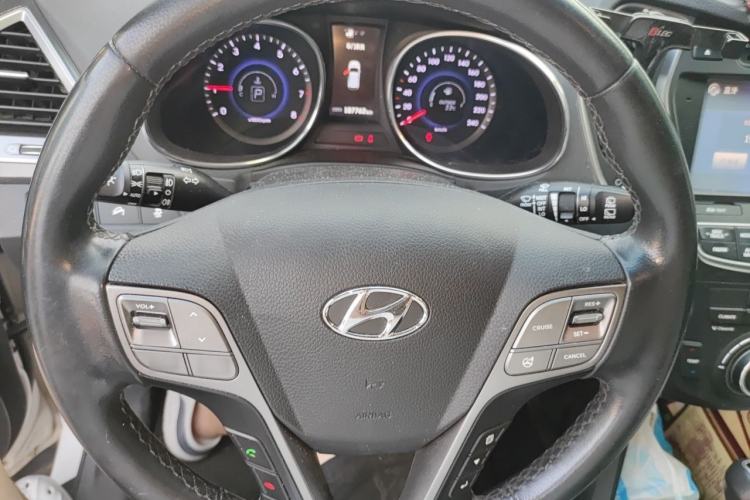 Used Hyundai Santa Fe 2013 Revised Version 2.4L Automatic All-Wheel Drive Smart Type Steering Wheel