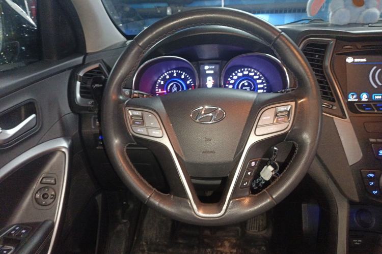 Used Hyundai Santa Fe 2013 2.4L Automatic 2WD Comfort Edition Steering Wheel