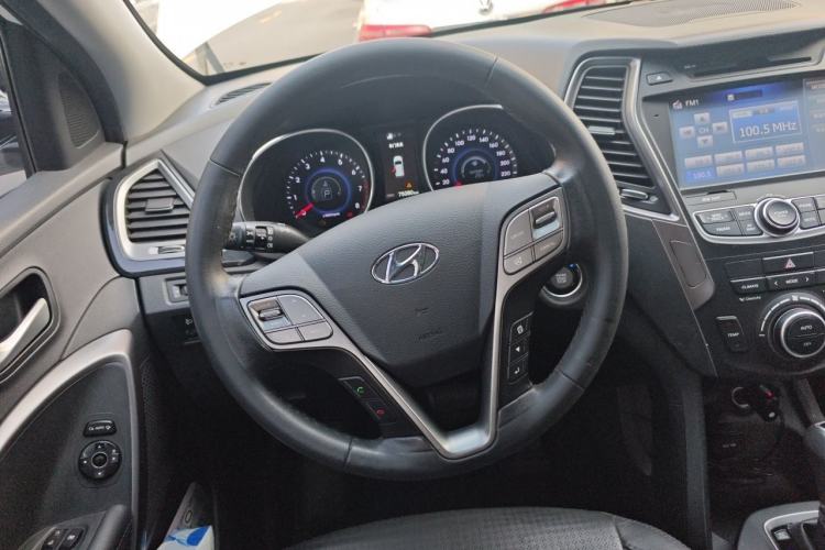 Used Hyundai Santa Fe 2013 Revised Version 2.4L Automatic All-Wheel Drive Smart Type Steering Wheel