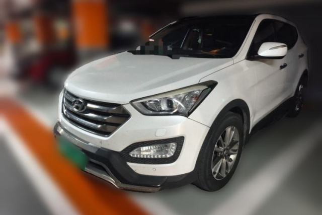 Used Hyundai Santa Fe 2013 Revised Version 2.0T Automatic All-Wheel Drive Top-Tier Trim