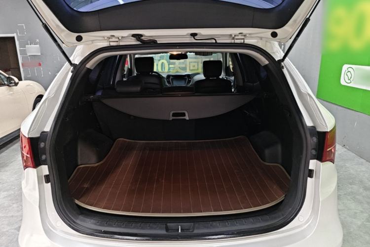 Used Hyundai Santa Fe 2013 Revised Version 2.4L Automatic All-Wheel Drive Smart Type Trunk