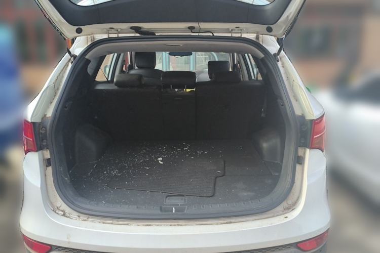 Used Hyundai Santa Fe 2013 2.4L Automatic 4x4 Comfort Edition Trunk