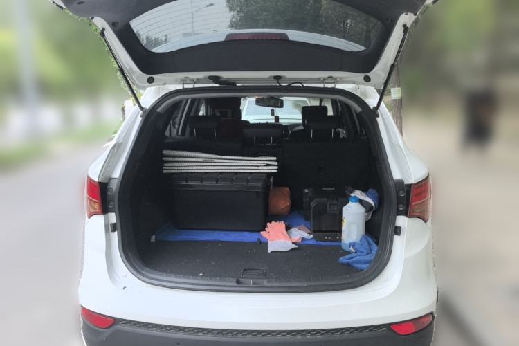 Used Hyundai Santa Fe 2013 Revised Version 2.4L Automatic All-Wheel Drive Smart Type Trunk