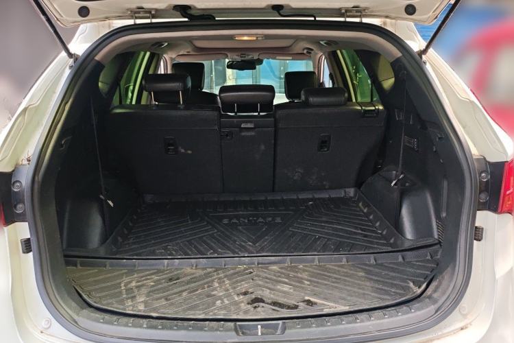 Used Hyundai Santa Fe 2013 2.0T Automatic All-Wheel Drive Top Trim Trunk