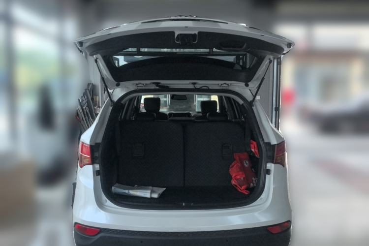 Used Hyundai Santa Fe 2013 Revised Version 2.4L Automatic All-Wheel Drive Luxury Trim Trunk