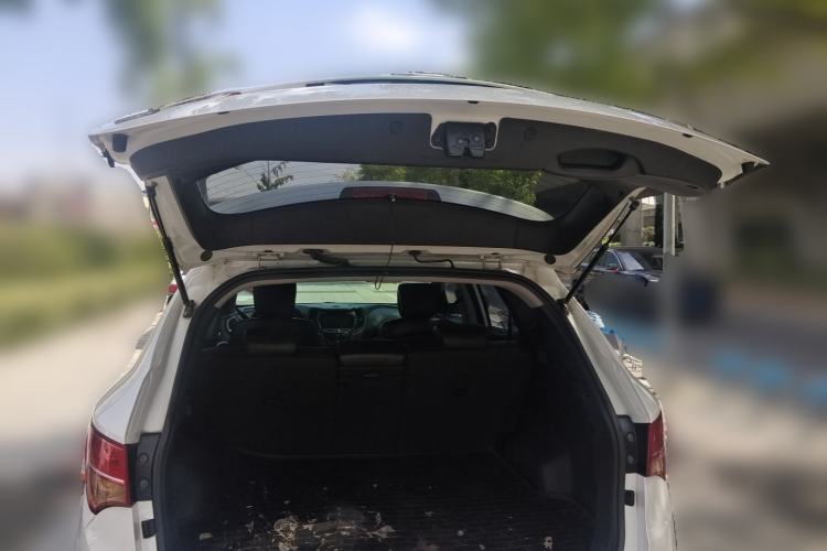 Used Hyundai Santa Fe 2013 2.4L Automatic Two-Wheel Drive Smart Version Trunk