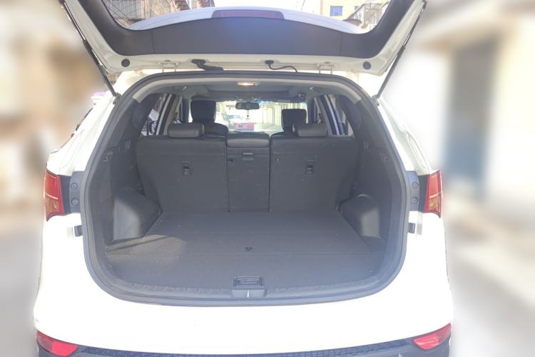 Used Hyundai Santa Fe 2013 2.4L Automatic Two-Wheel Drive Smart Version Trunk