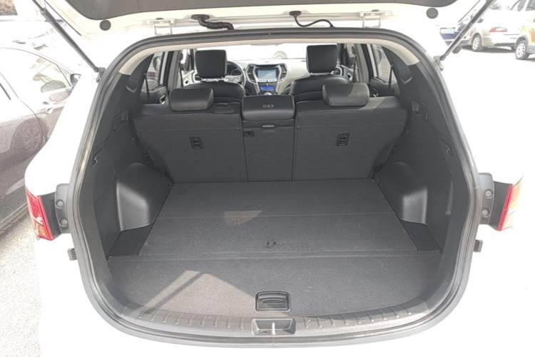 Used Hyundai Santa Fe 2013 2.4L Automatic 2WD Comfort Edition Trunk