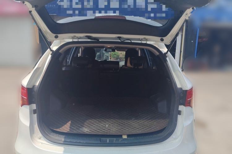 Used Hyundai Santa Fe 2013 2.4L Automatic Two-Wheel Drive Smart Version Trunk