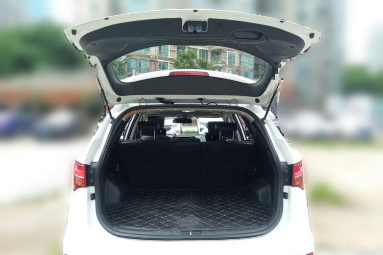 Used Hyundai Santa Fe 2013 2.4L Automatic Two-Wheel Drive Smart Version Trunk
