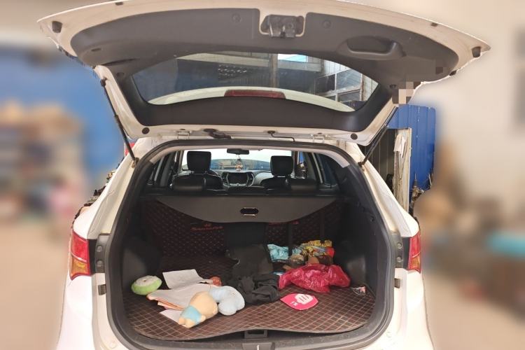 Used Hyundai Santa Fe 2013 2.4L Automatic Two-Wheel Drive Smart Version Trunk
