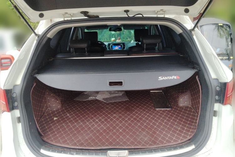 Used Hyundai Santa Fe 2013 2.4L Automatic Two-Wheel Drive Smart Version Trunk