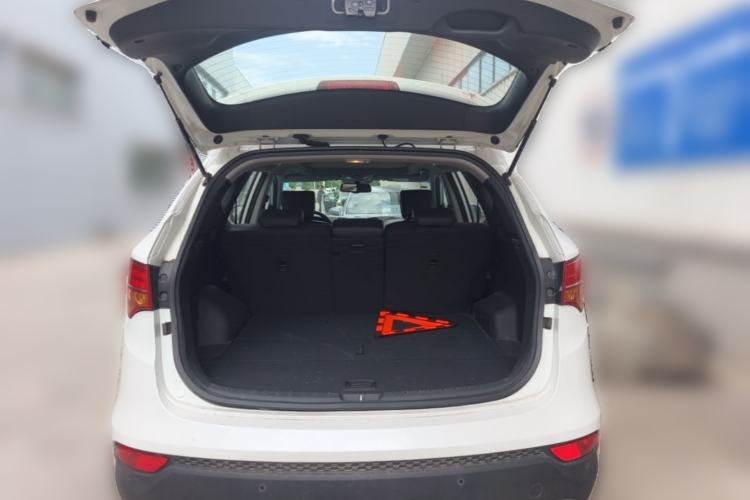 Used Hyundai Santa Fe 2013 2.4L Automatic Two-Wheel Drive Smart Version Trunk