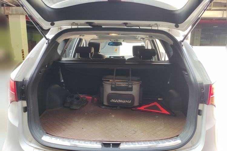 Used Hyundai Santa Fe 2013 2.4L Automatic 2WD Comfort Edition Trunk