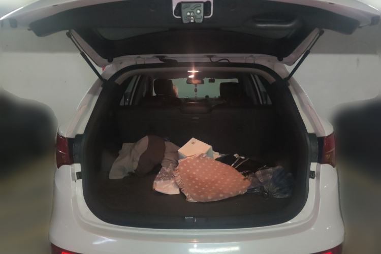 Used Hyundai Santa Fe 2013 2.4L Automatic 2WD Comfort Edition Trunk