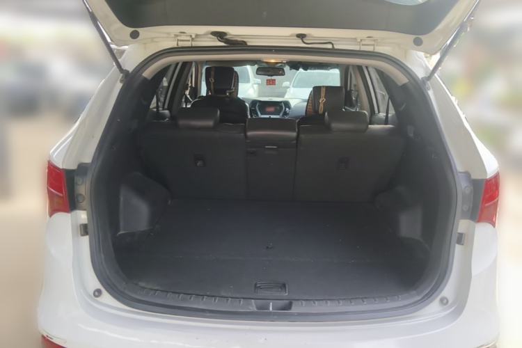 Used Hyundai Santa Fe 2013 2.4L Automatic Two-Wheel Drive Smart Version Trunk