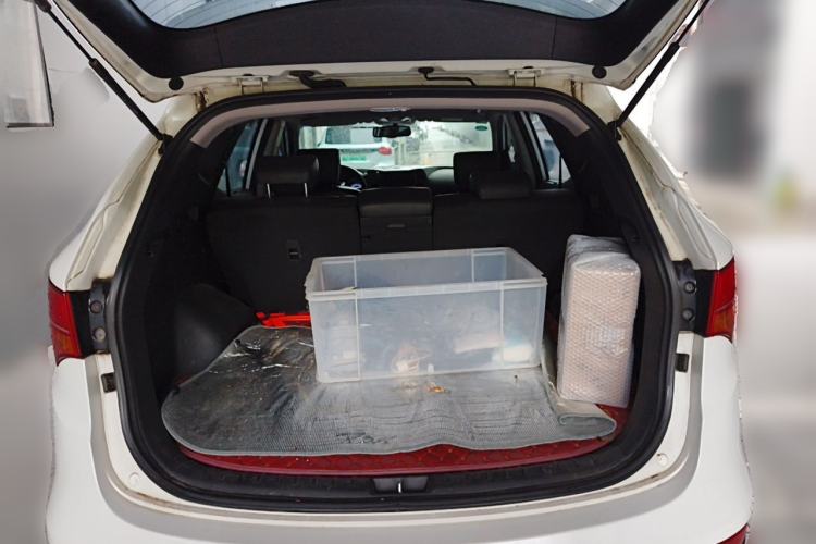 Used Hyundai Santa Fe 2013 2.4L Automatic 4x4 Smart Version Trunk