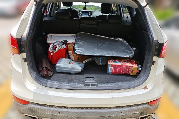 Used Hyundai Santa Fe 2013 2.4L Automatic 2WD Comfort Edition Trunk