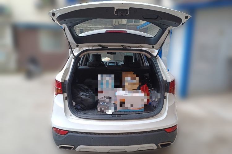 Used Hyundai Santa Fe 2013 2.4L Automatic Two-Wheel Drive Smart Version Trunk