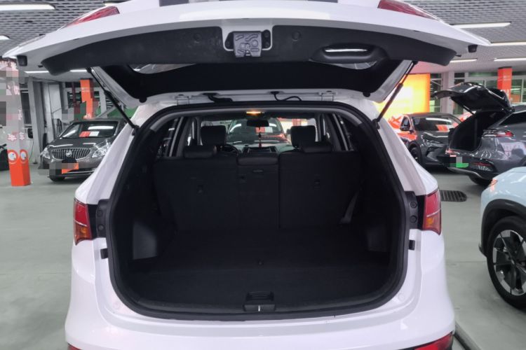 Used Hyundai Santa Fe 2013 2.4L Automatic Two-Wheel Drive Smart Version Trunk