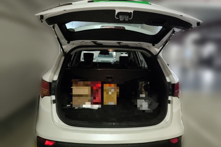 Used Hyundai Santa Fe 2013 2.4L Manual Two-Wheel Drive Comfort Version Trunk