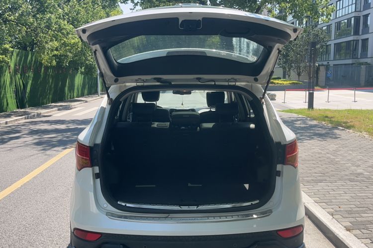 Used Hyundai Santa Fe 2013 2.4L Automatic Two-Wheel Drive Smart Version Trunk