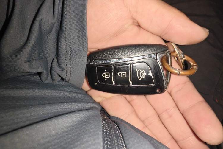 Used Hyundai Santa Fe 2013 2.4L Automatic 4x4 Prestige Edition Vehicle Key