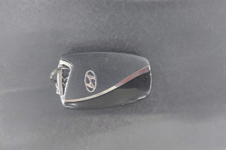 Used Hyundai Santa Fe 2013 2.4L Automatic Two-Wheel Drive Smart Version Vehicle Key