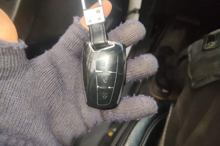 Used Hyundai Santa Fe 2013 2.4L Automatic 4x4 Prestige Edition Vehicle Key