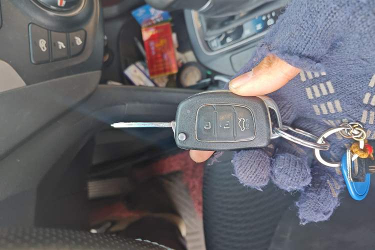 Used Hyundai Santa Fe 2013 2.4L Automatic 2WD Comfort Edition Vehicle Key