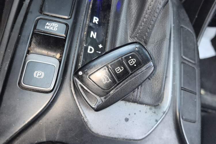 Used Hyundai Santa Fe 2013 2.4L Automatic 4x4 Smart Version Vehicle Key