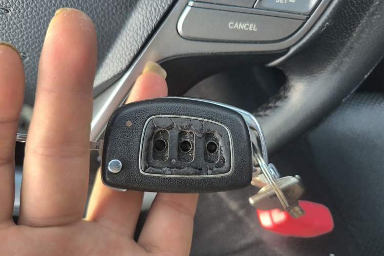 Used Hyundai Santa Fe 2013 2.4L Automatic 4x4 Comfort Edition Vehicle Key