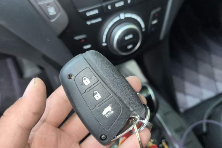 Used Hyundai Santa Fe 2013 Revised Version 2.4L Automatic All-Wheel Drive Smart Type Vehicle Key