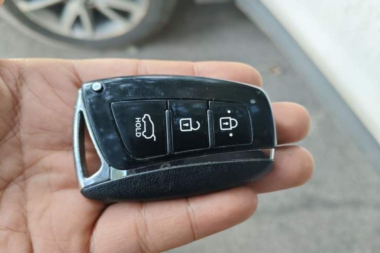 Used Hyundai Santa Fe 2013 2.4L Automatic 4x4 Prestige Edition Vehicle Key