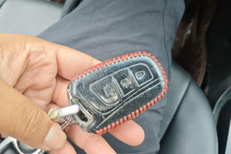 Used Hyundai Santa Fe 2013 2.4L Automatic 2WD Comfort Edition Vehicle Key