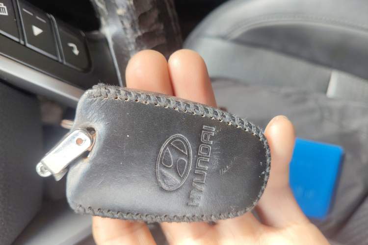 Used Hyundai Santa Fe 2013 2.4L Automatic Two-Wheel Drive Smart Version Vehicle Key