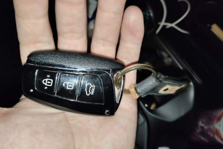Used Hyundai Santa Fe 2013 2.4L Automatic Two-Wheel Drive Smart Version Vehicle Key