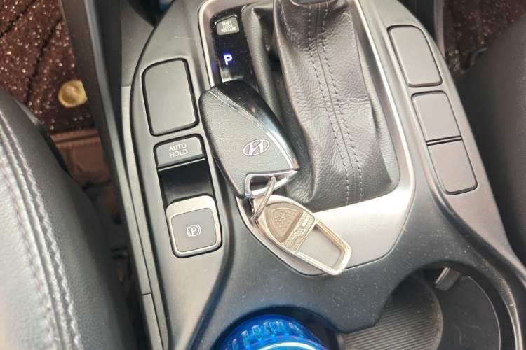 Used Hyundai Santa Fe 2013 2.4L Automatic Two-Wheel Drive Smart Version Vehicle Key