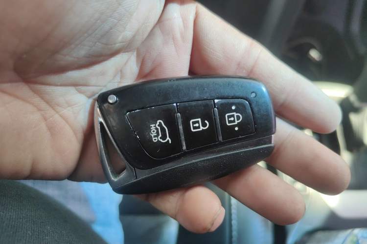 Used Hyundai Santa Fe 2013 2.4L Automatic Two-Wheel Drive Smart Version Vehicle Key