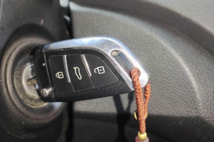 Used Hyundai Santa Fe 2013 2.4L Automatic 2WD Comfort Edition Vehicle Key