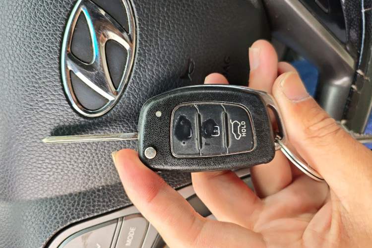 Used Hyundai Santa Fe 2013 2.4L Automatic 2WD Comfort Edition Vehicle Key