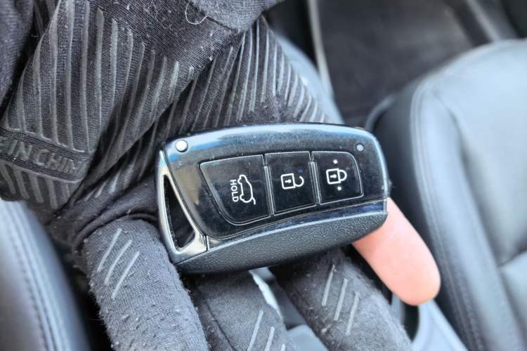 Used Hyundai Santa Fe 2013 2.0T Automatic All-Wheel Drive Prestige Version Vehicle Key