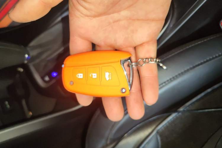 Used Hyundai Santa Fe 2013 2.4L Automatic Two-Wheel Drive Smart Version Vehicle Key