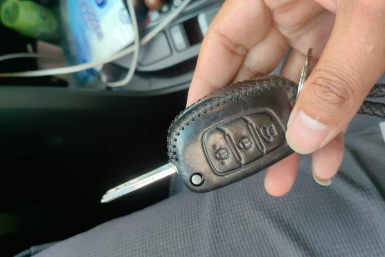 Used Hyundai Santa Fe 2013 2.4L Automatic 2WD Comfort Edition Vehicle Key