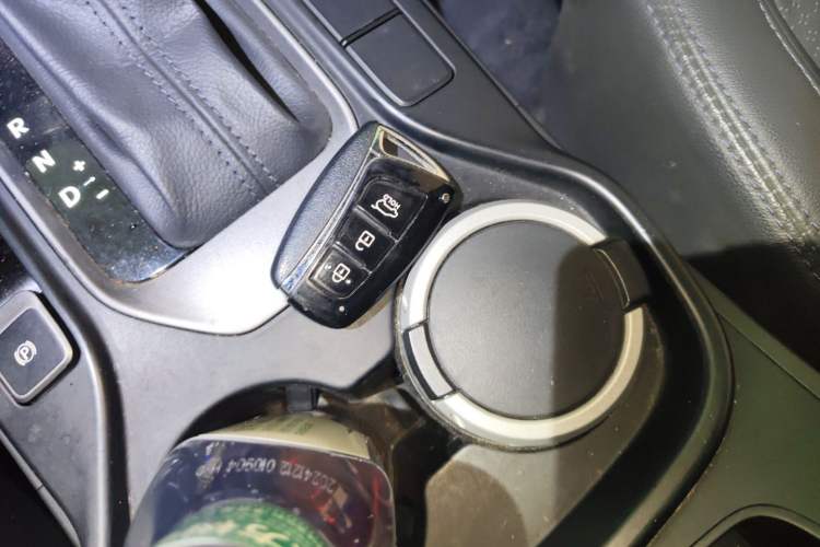 Used Hyundai Santa Fe 2013 2.4L Automatic Two-Wheel Drive Smart Version Vehicle Key