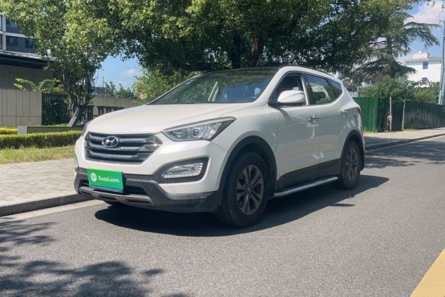Used Hyundai Santa Fe 2013 2.4L Automatic Two-Wheel Drive Smart Version