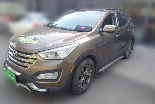 Ojetý Hyundai Santa Fe 2013 2.4L Automatic Two-Wheel Drive Smart Version