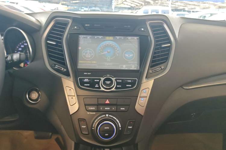 Used Hyundai Santa Fe 2013 Revised Version 2.4L Automatic All-Wheel Drive Smart Type Audio And AC Panel