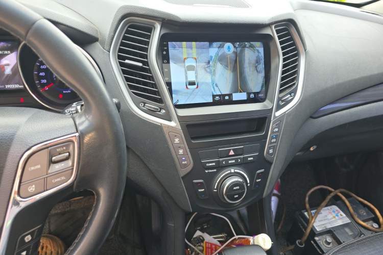 Used Hyundai Santa Fe 2013 2.4L Automatic 4x4 Comfort Edition Audio And AC Panel