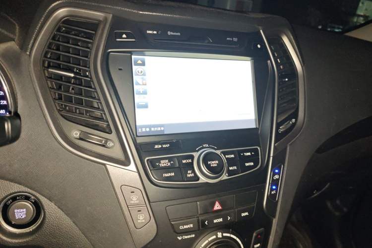 Used Hyundai Santa Fe 2013 Revised Version 2.4L Automatic All-Wheel Drive Smart Type Audio And AC Panel